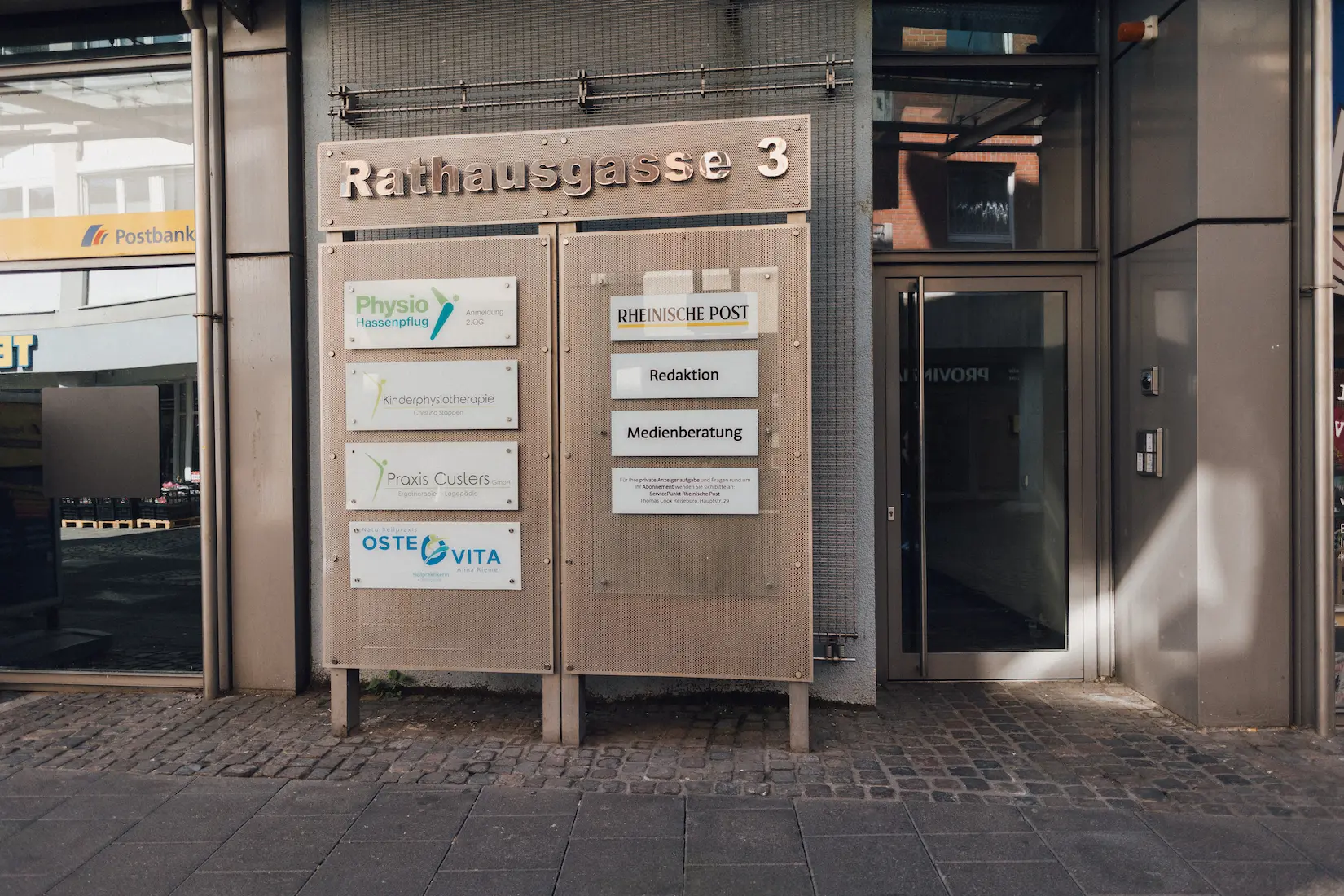 Gebäudeplan des Komplexes in dem die Praxis Custers ist